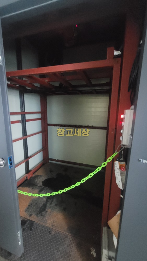 경기 고양일산서구 법곳동 245평(808㎡) / 창고 및 2종근생 / 사옥형창고 / 내부사무실 / 화물엘리베이터 / 단독마당 / 츄레라OK / 자유로1분 월세 매물번호 11215 사진 5