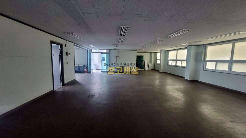 경기 고양일산서구 법곳동 245평(808㎡) / 창고 및 2종근생 / 사옥형창고 / 내부사무실 / 화물엘리베이터 / 단독마당 / 츄레라OK / 자유로1분 월세 매물번호 11215 사진 6