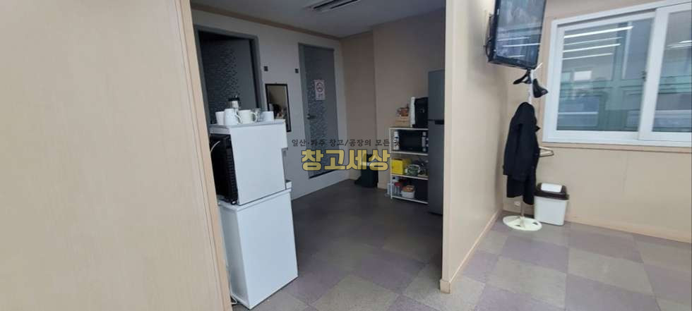경기 고양일산서구 덕이동 115평(378㎡) / 창고시설 / 복층구조 / 내부화장실 / 내부사무실/ 5톤OK / 대중교통OK / 공실 월세 매물번호 11097 사진 15