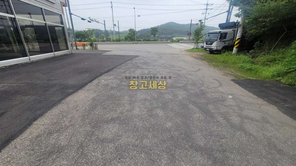 경기 파주시 파주읍 향양리 대지 972평(3210㎡)/ 건물124평(406㎡) / 자동차관련시설 / 단독대형마당 / 4차선도로접/ 야적장 차고지 추천 /츄레라OK 월세 매물번호 11354 사진 11