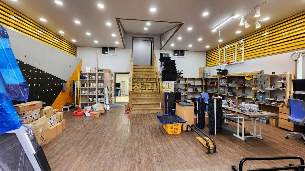 경기 파주시 탄현면 금산리 탄현면 금산리/총243평(143평+60평+40평) 공장/창고 시설/단독마당/5톤/호이스트/창고임대/창고매매/공장임대/공장매매/토지매매 월세 매물번호 11417 사진 13