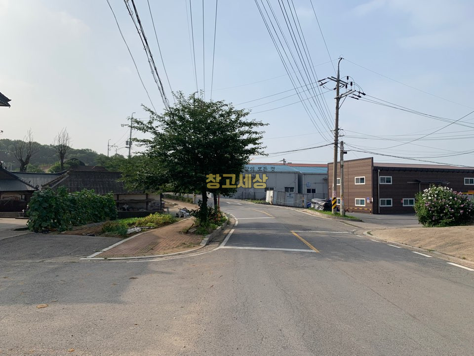 경기 파주시 산남동 49평(161㎡) / 공장 / 전면마당 / 전기승압/ 2차선도로접/대형차량OK / 대중교통OK/자유로3분 월세 매물번호 10062 사진 5