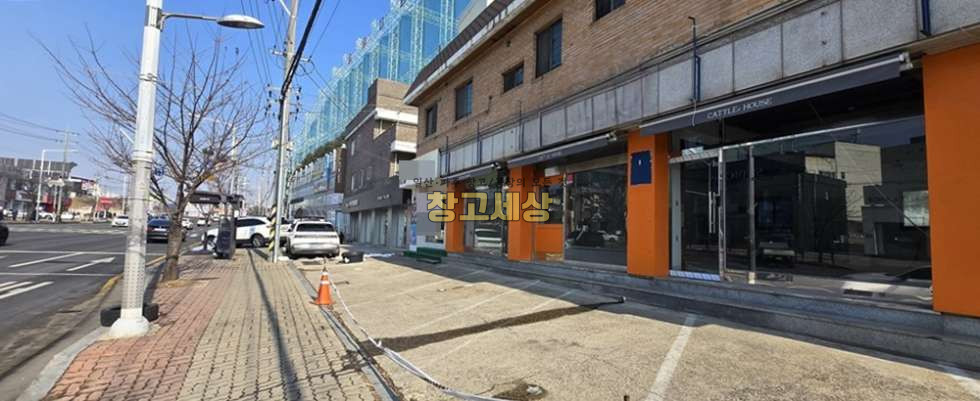 경기 고양일산서구 덕이동 48평(157㎡) / 2종제조 / 대로변노출 /가시성굿/ 주차편리 / 대중교통OK 월세 매물번호 11534 사진 4