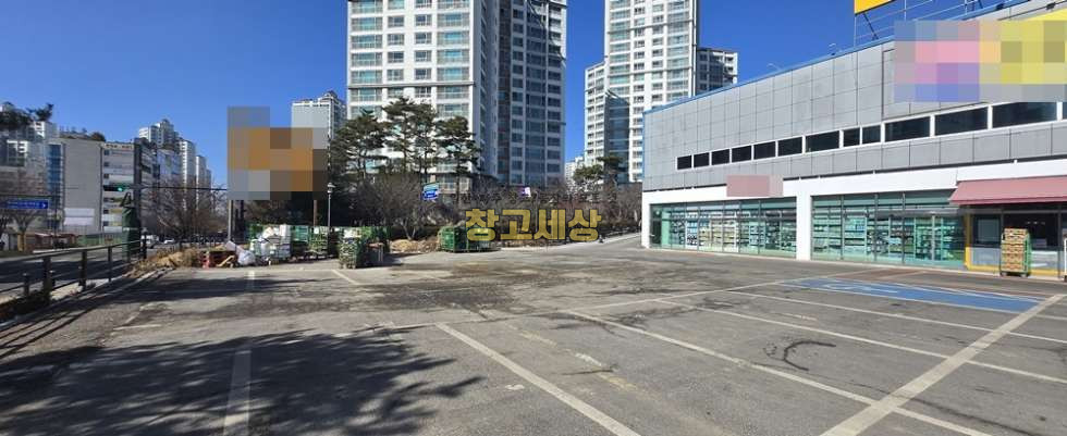 경기 고양일산서구 덕이동 303평(1003㎡) / 운동시설 / 판매시설 / 단독대형마당 / 내부화장실/ 내부승강기/ 렌트프리2달 월세 매물번호 11584 사진 8