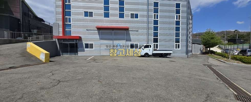 경기 고양일산서구 구산동 160평(527㎡) / 공장 / 단독전면마당 / 내부화장실/ 대형차량OK / 전기승압OK 월세 매물번호 11611 사진 3