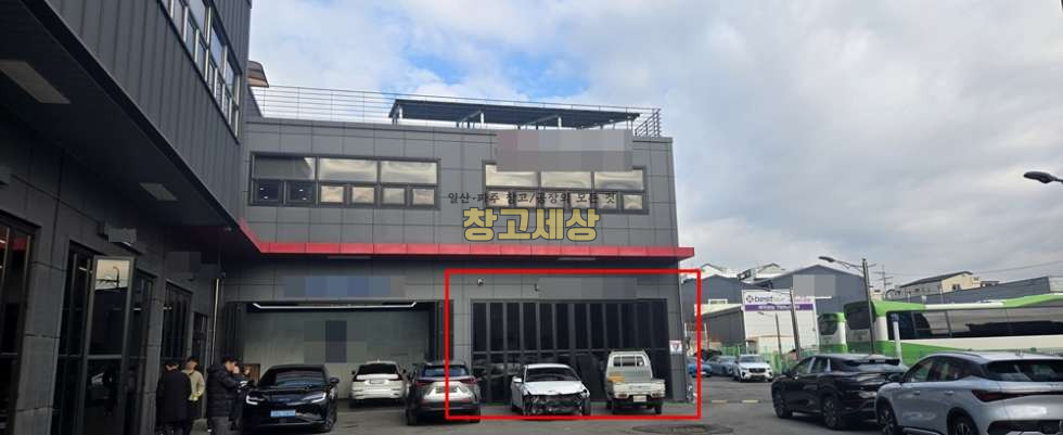 경기 고양일산동구 식사동 40평(132㎡) / 2종제조/ 차량리프트/ 정비공장/ 내부사무실/ 내부화장실/창고추가사용/주차편리/대중교통 월세 매물번호 11763 사진 2