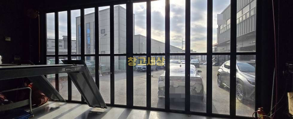 경기 고양일산동구 식사동 40평(132㎡) / 2종제조/ 차량리프트/ 정비공장/ 내부사무실/ 내부화장실/창고추가사용/주차편리/대중교통 월세 매물번호 11763 사진 5