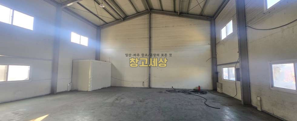 경기 파주시 조리읍 뇌조리 100평(330㎡) / 2종제조 /높은층고/ 내부화장실/ 5톤OK 월세 매물번호 11769 사진 4