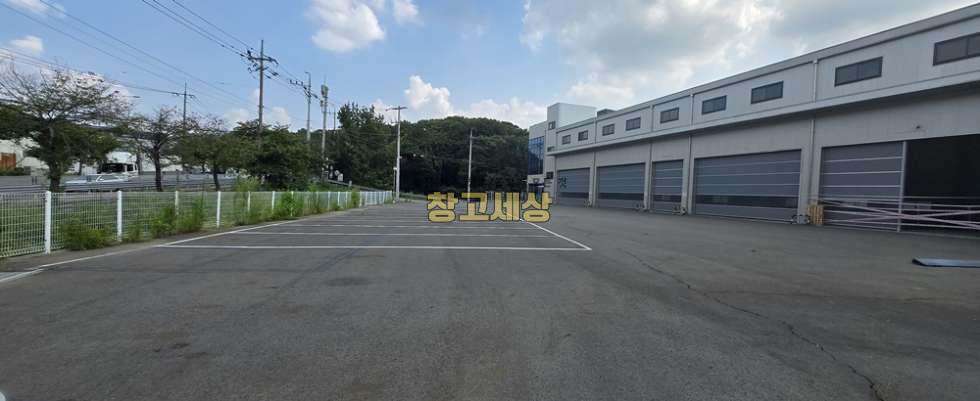 경기 고양일산동구 문봉동 800평(2640㎡) / 자동차관련시설 / 단독대형마당 / 엘리베이터OK / 전기490kw/ 4차선도로접/츄레라OK 월세 매물번호 11813 사진 3