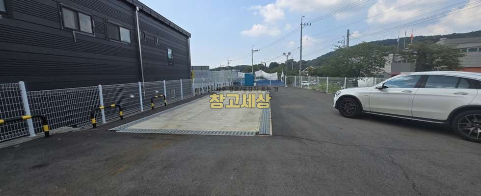 경기 고양일산동구 문봉동 800평(2640㎡) / 자동차관련시설 / 단독대형마당 / 엘리베이터OK / 전기490kw/ 4차선도로접/츄레라OK 월세 매물번호 11813 사진 4