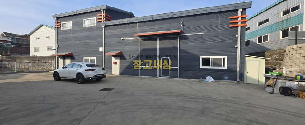 경기 파주시 산남동 110평(365㎡) / 2종제조 /대형공동마당/ 복층사무실/내부화장실/ 전기30키로/츄레라OK 월세 매물번호 11828 사진 2