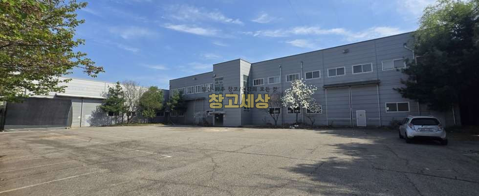 경기 파주시 탄현면 성동리 건물 530평(1753㎡) / 공장 /넓은단독마당/ 내부사무실/내부기숙사/호이스트/고압전기400KW/ 츄레라OK/자유로 월세 매물번호 11864 사진 2