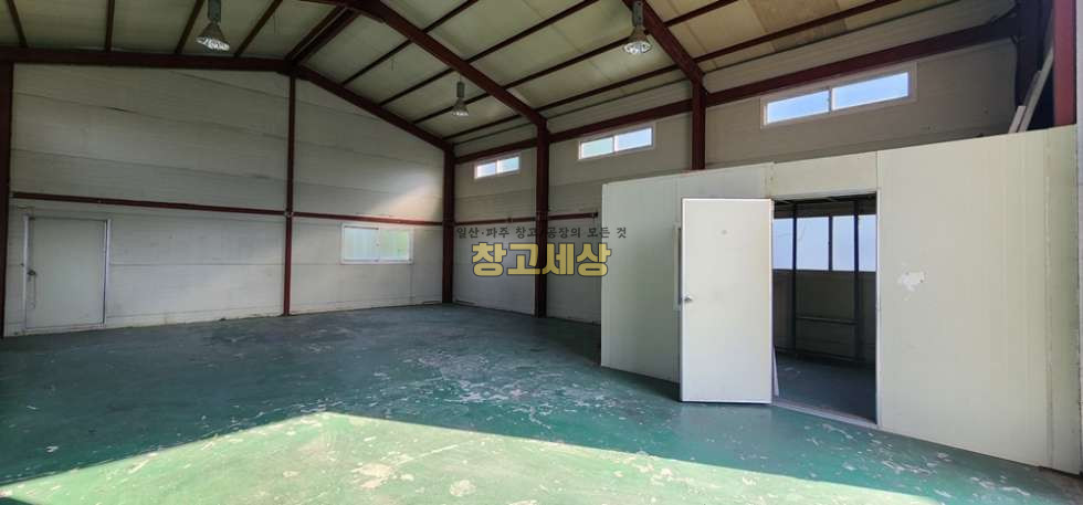 경기 고양일산서구 가좌동 38평(127㎡) / 2종제조 /전면마당/ 내부사무실/외부화장실/ 2.5톤OK 월세 매물번호 11893 사진 3