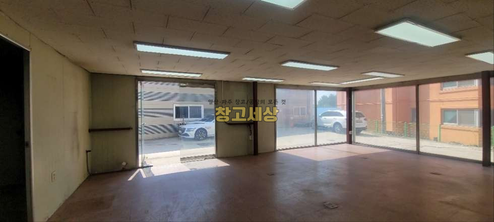 경기 고양일산서구 덕이동 54평(180㎡) / 1종근생 /내부사무실/인테리어/ 외부화장실/ 5톤OK 월세 매물번호 11943 사진 10