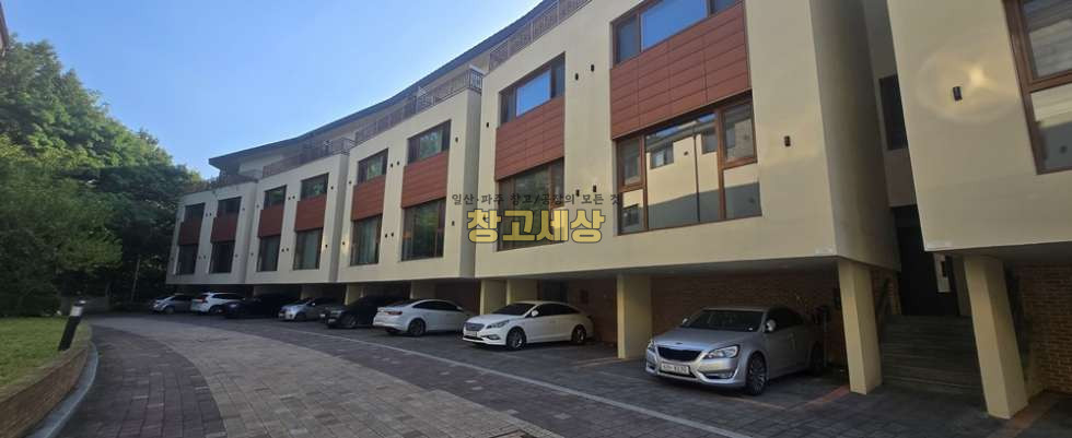 경기 파주시 문발동 564 1동 전용47평(156㎡)/타운하우스/복층구조/근린공원/대중교통/바로입주 월세 매물번호 11950 사진 1